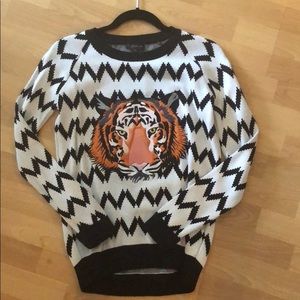 Knit sweater with embroidered Tiger